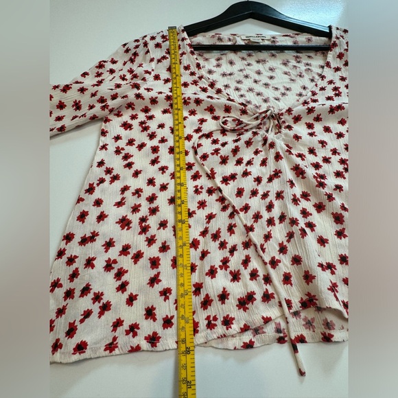 Billabong Lightweight Top Oversized Cream Red Flowers Print Long Sleeve Size S - Picture 9 of 11